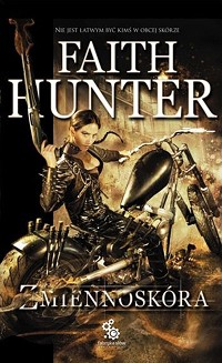 Faith Hunter &lsaquo;Zmiennoskóra&rsaquo;