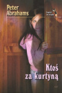Ktoś za kurtyną
